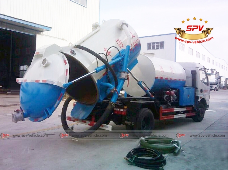Right Back view of Jet-vac tank truck Dongfeng